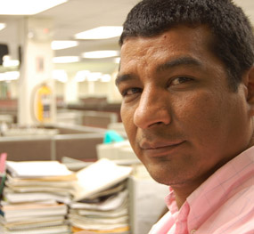 Armando Rodriguez har under sina 15 år som kriminalreporter blivit hotad till livet 12 gånger. Han jobbar för tidningen El Diario i Ciudad Juarez.